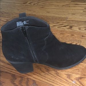 black ankle boots with heel